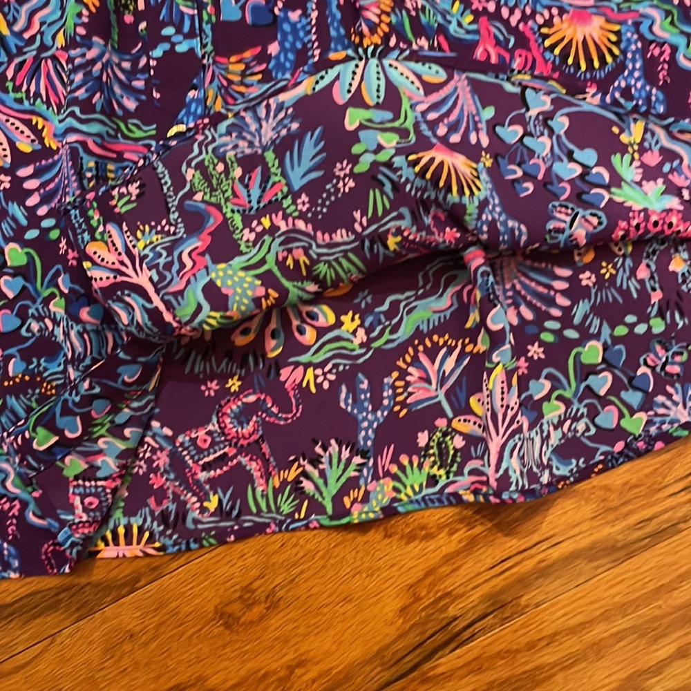 Lilly Pulitzer Lil-Eeze Blouse Gently Worn. View 3
